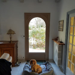 Porte d'entrée mixte cintrée intérieur