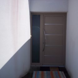 PORTE d'Entrée aluminium HA80 TECK RAL1019 FOUESNANT (2)