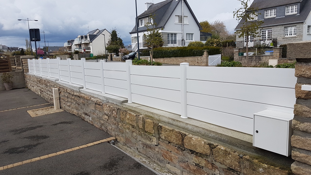Portail coulissant et cloture PVC CONCARNEAU (3) Clôture en PVC