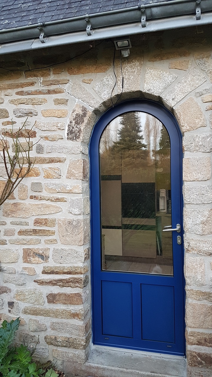 Porte d'entrée aluminium vue extérieur