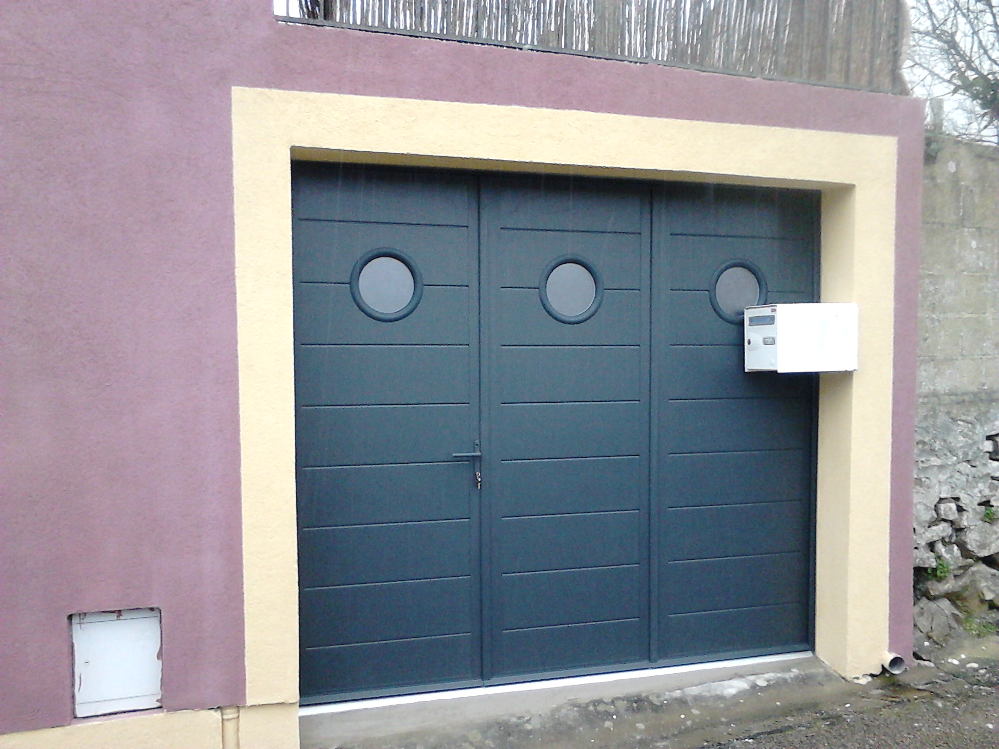 Porte de garage Alu - TRYBA Porte de garage battante en alu