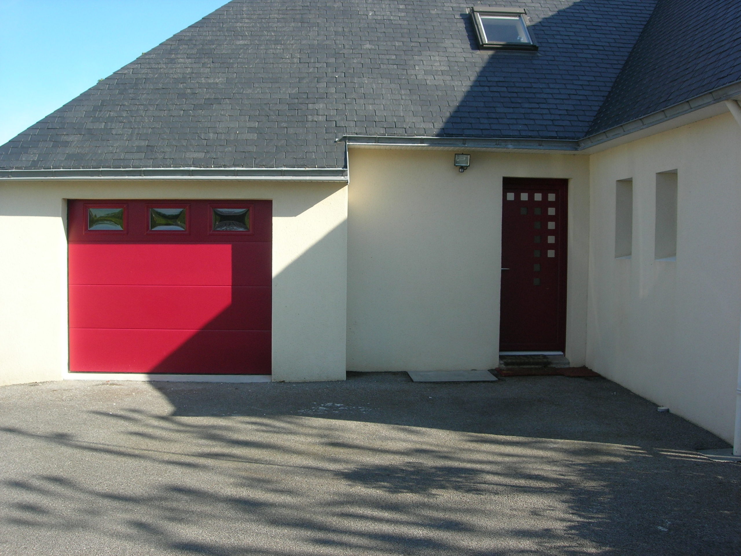 Porte de garage sectionnelle à Plonéour Lanvern