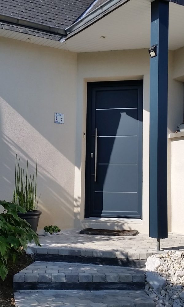 PE HA 80 TEC 7016 Pluguffan (1) Porte d'entrée pleine en aluminium à Pluguffan