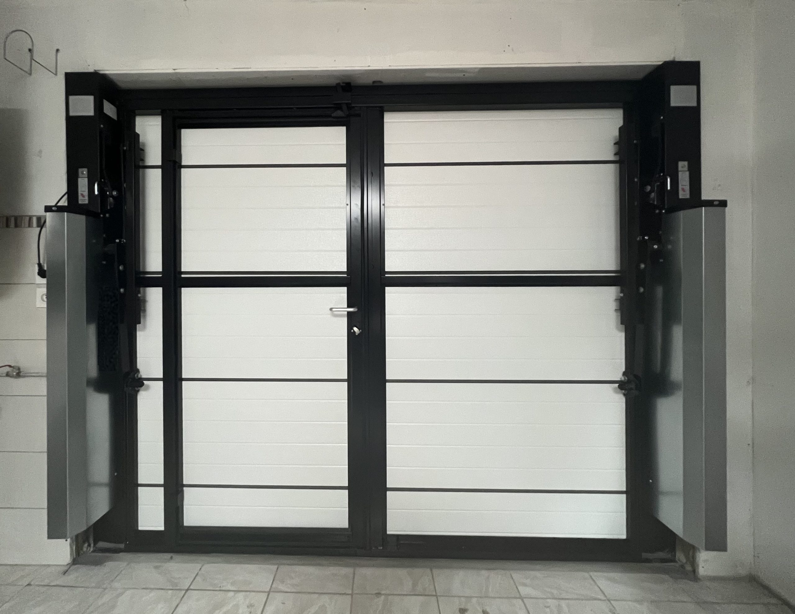 Porte de garage basculante Moos vue intérieure Porte de garage basculante Moos