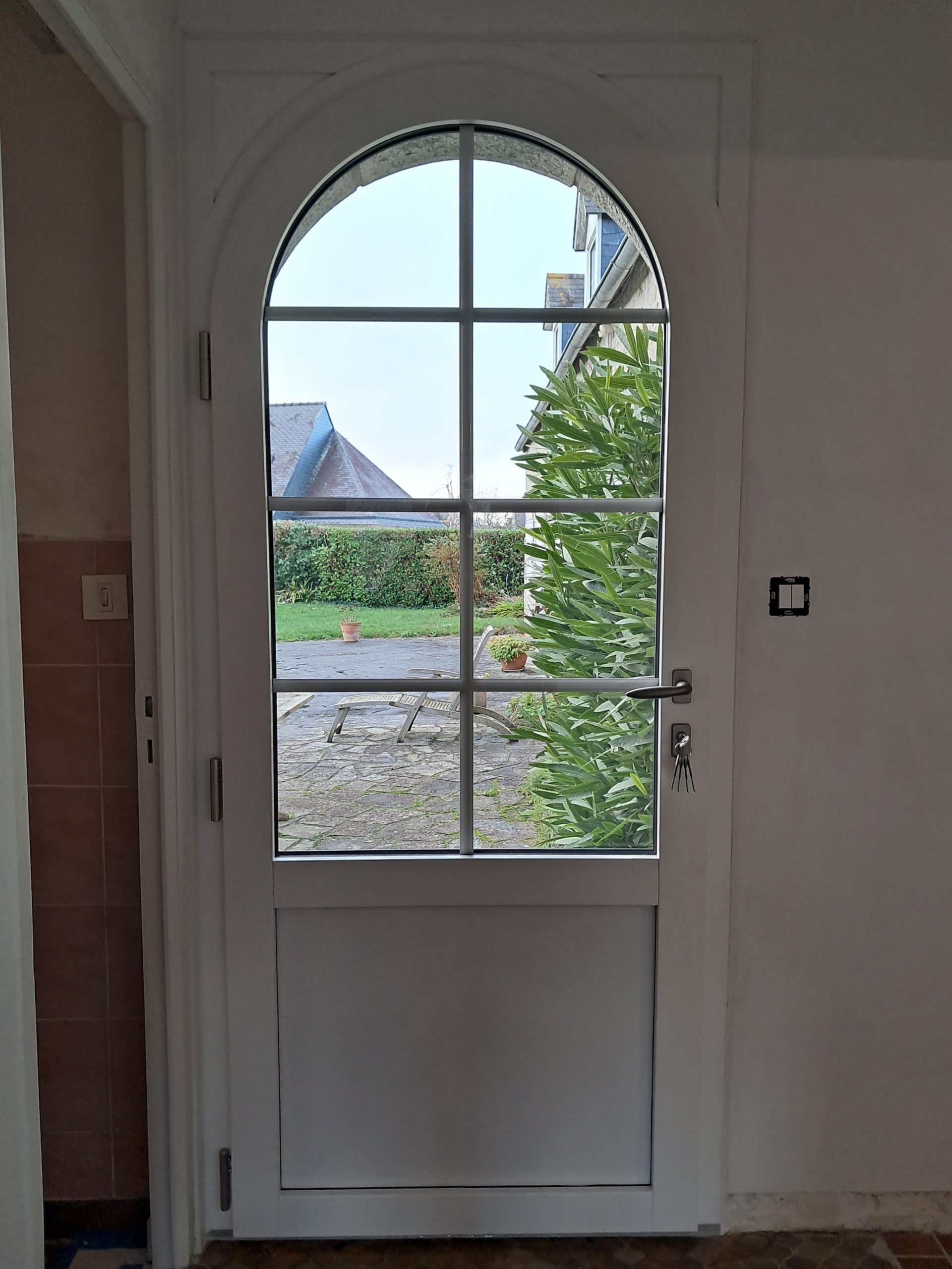 Porte cintrée Minco intérieur Porte d'entrée cintrée Minco intérieur pin blanc