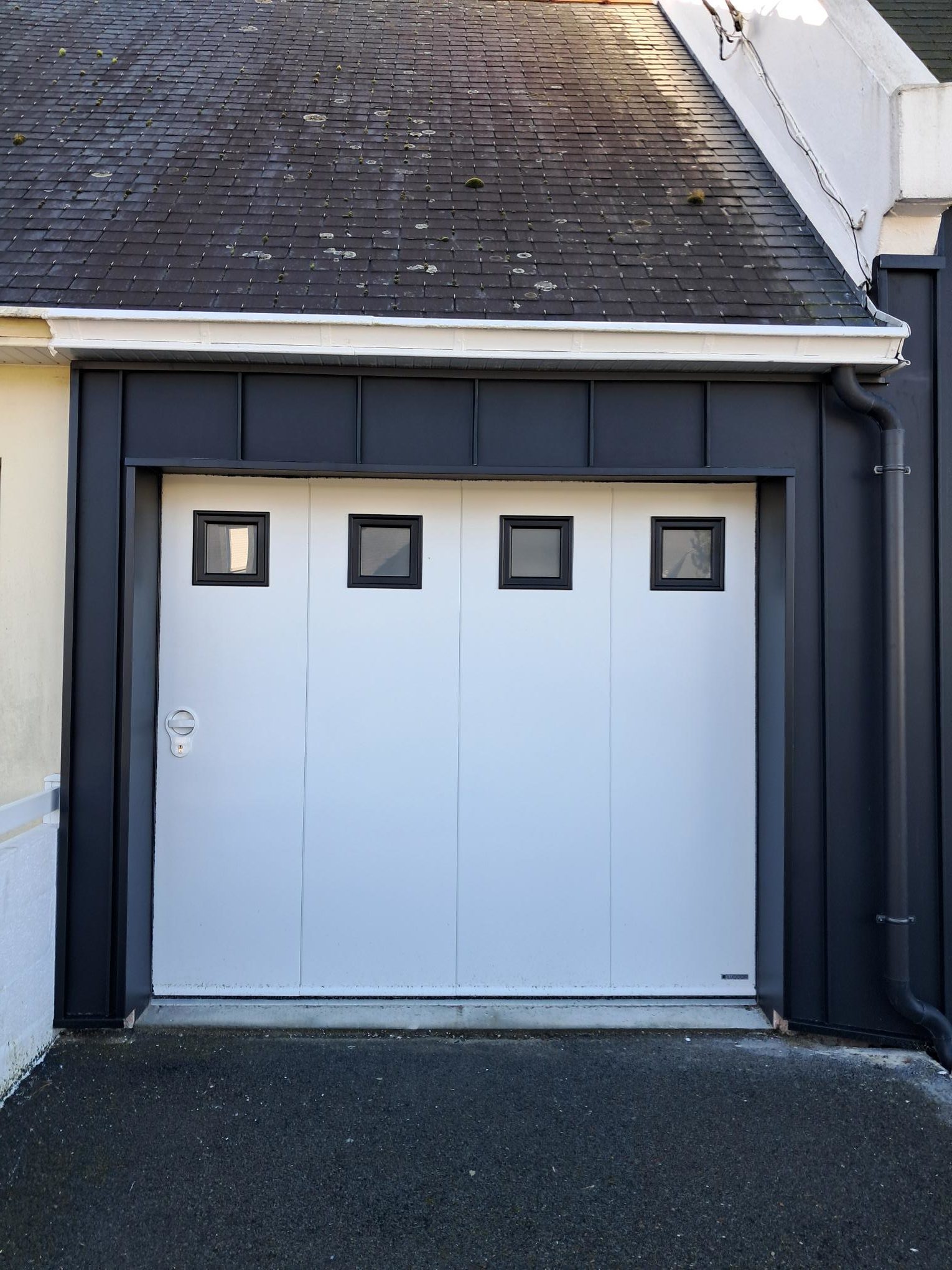 Porte de garage sectionnelle Aludoor Porte de garage latérale Aludoor LATERALE40