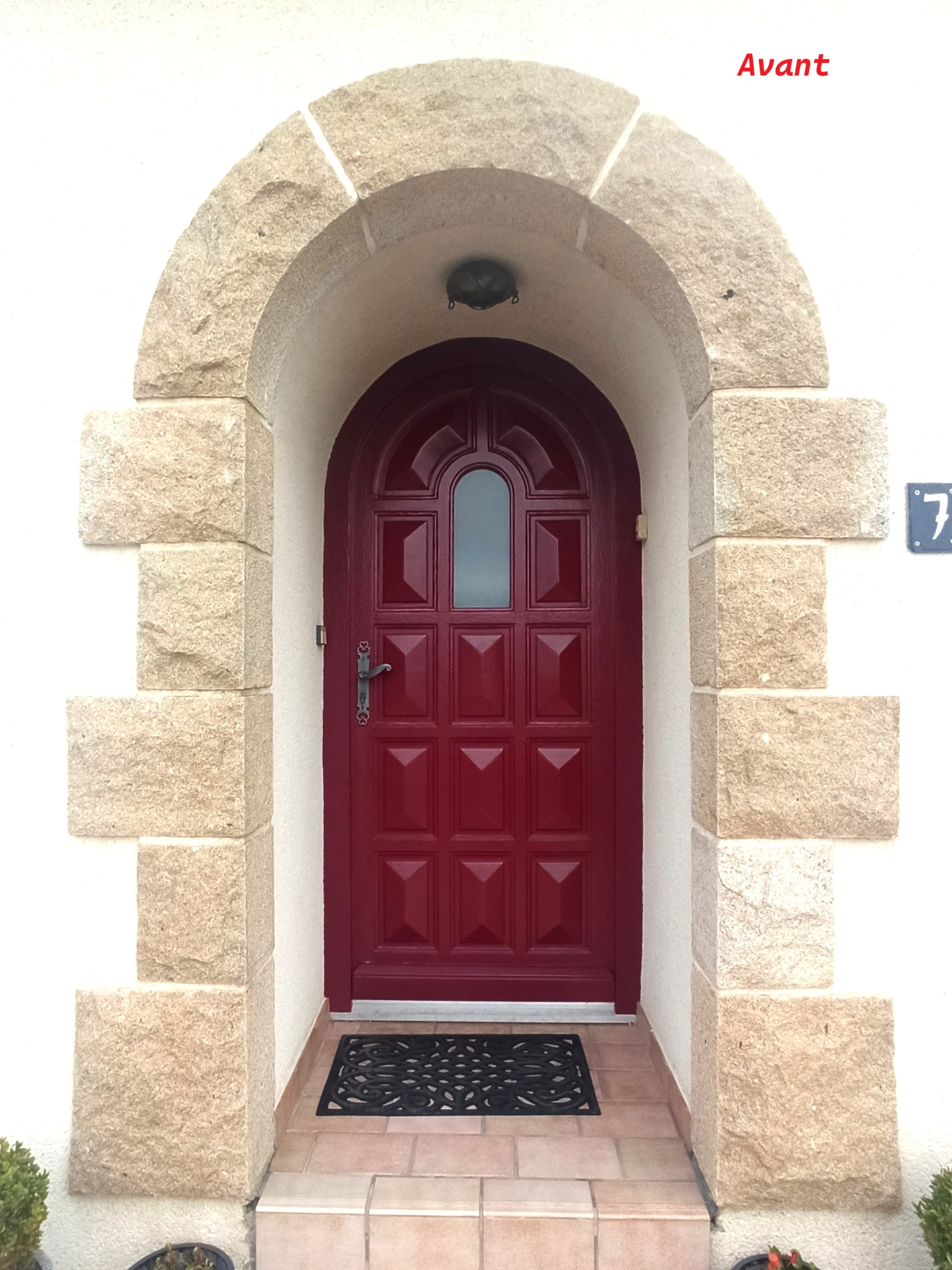 Porte d'entrée en bois rouge Porte d'entrée en bois rouge