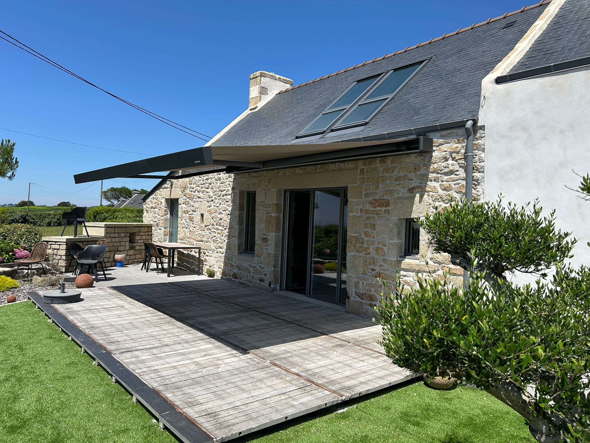 IMG-20250701-WA0001 Store banne Warema couleur DB 703 anthracite fer micacé