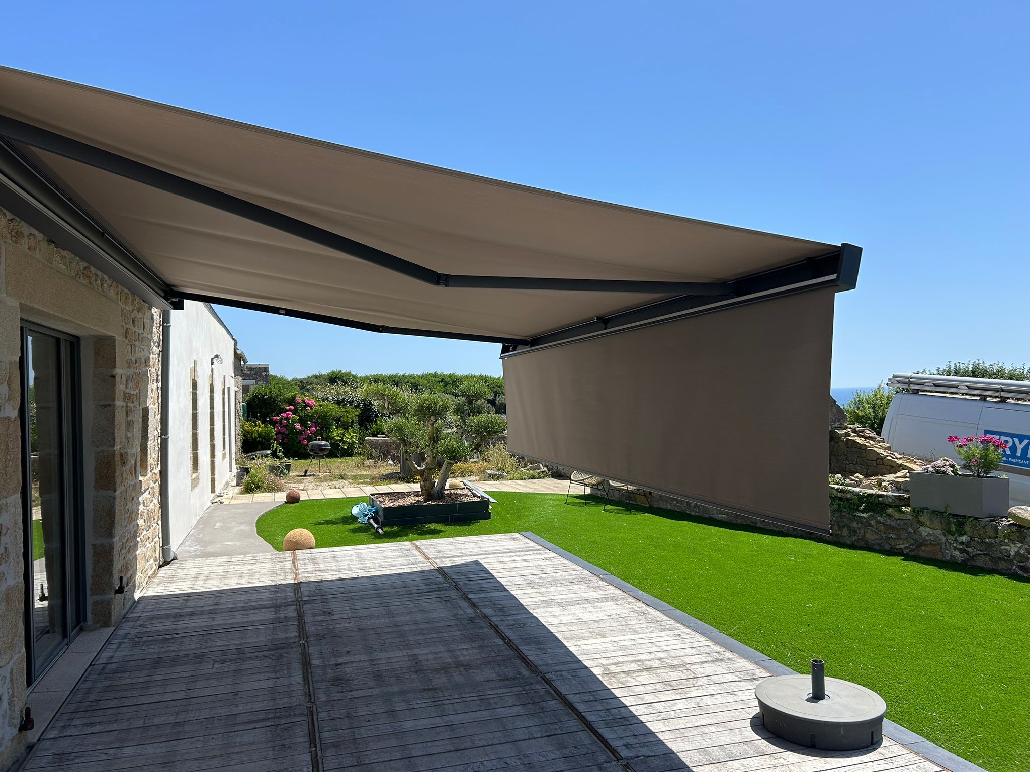 IMG-20250701-WA0003 Store banne Warema couleur DB 703 anthracite fer micacé