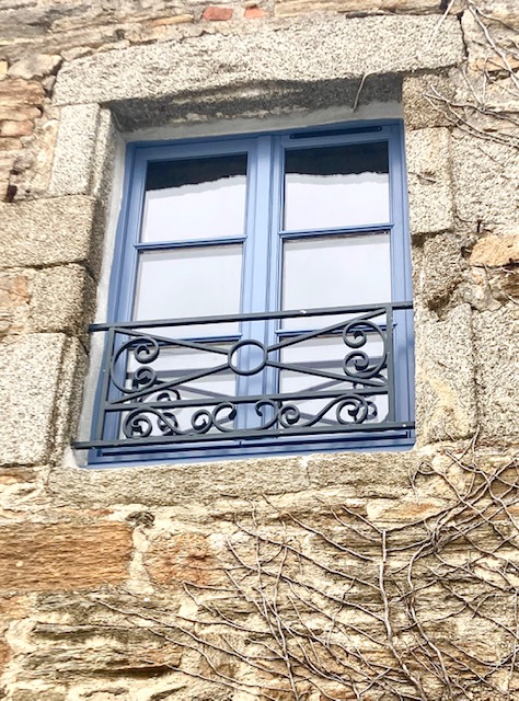 Fenêtre en bois TRYBA TB67 de couleur bleu