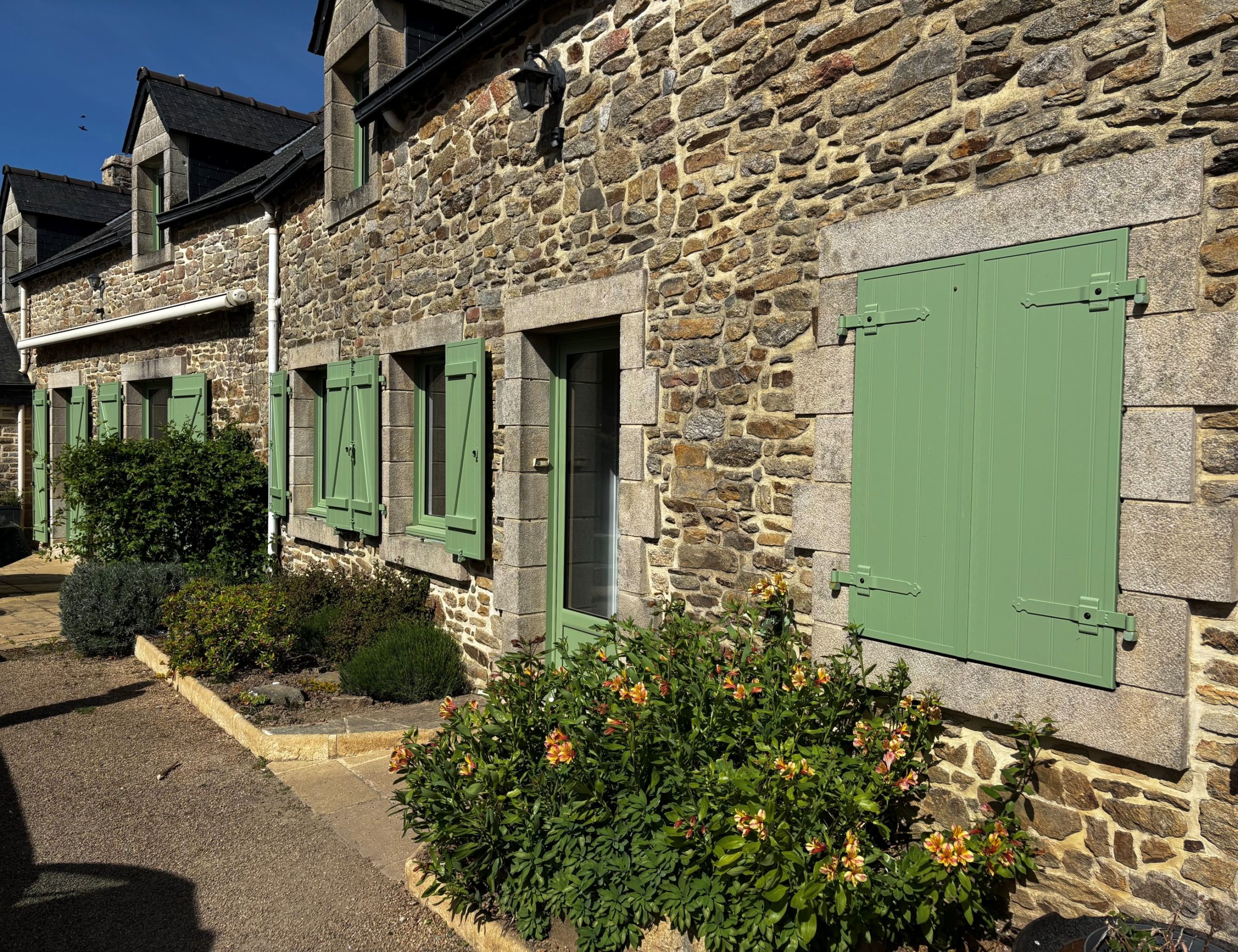 Volets battants TRYBA verts Volets battants TRYBA iso Z verts